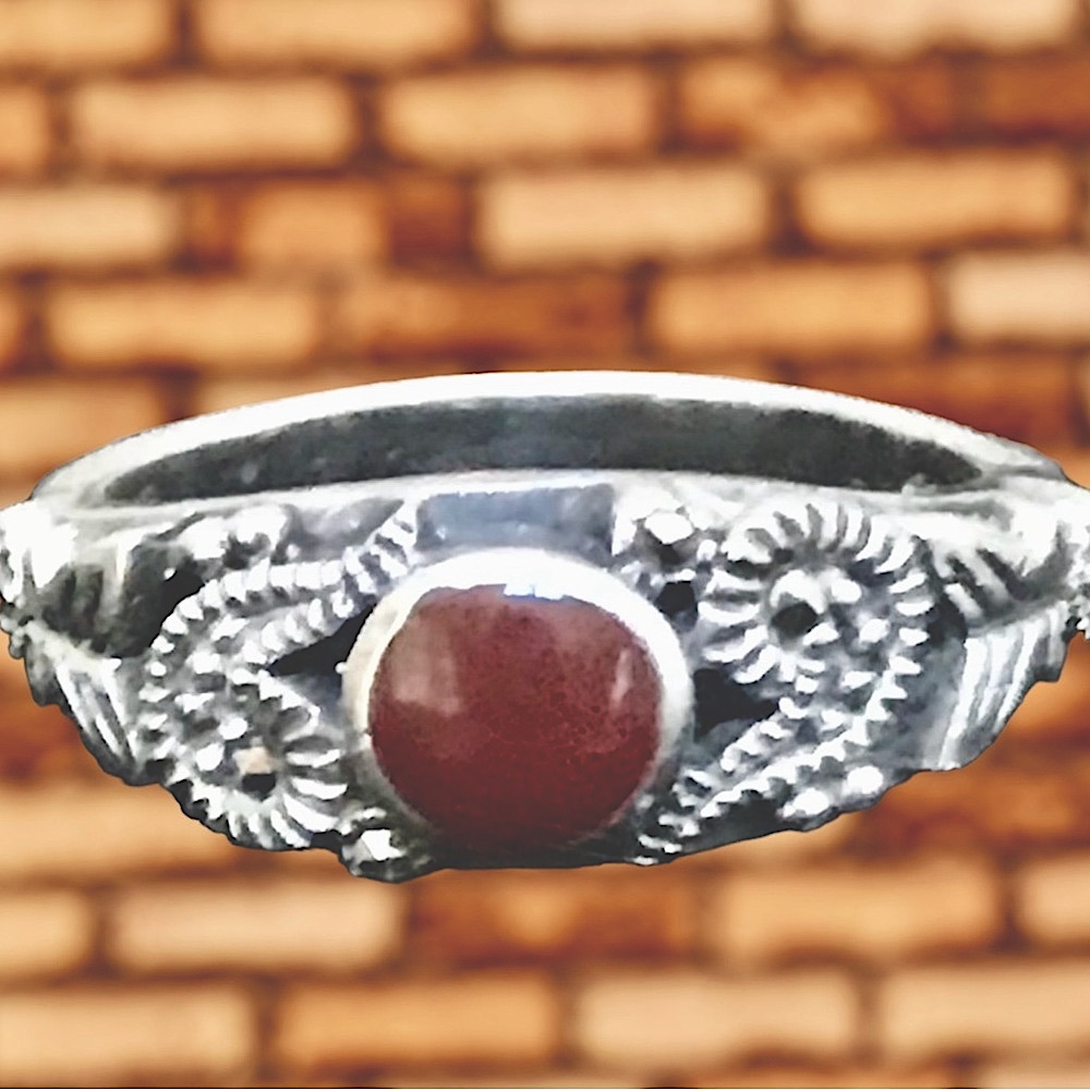 EUC!  STERLING SILVER FAUX GARNET RING